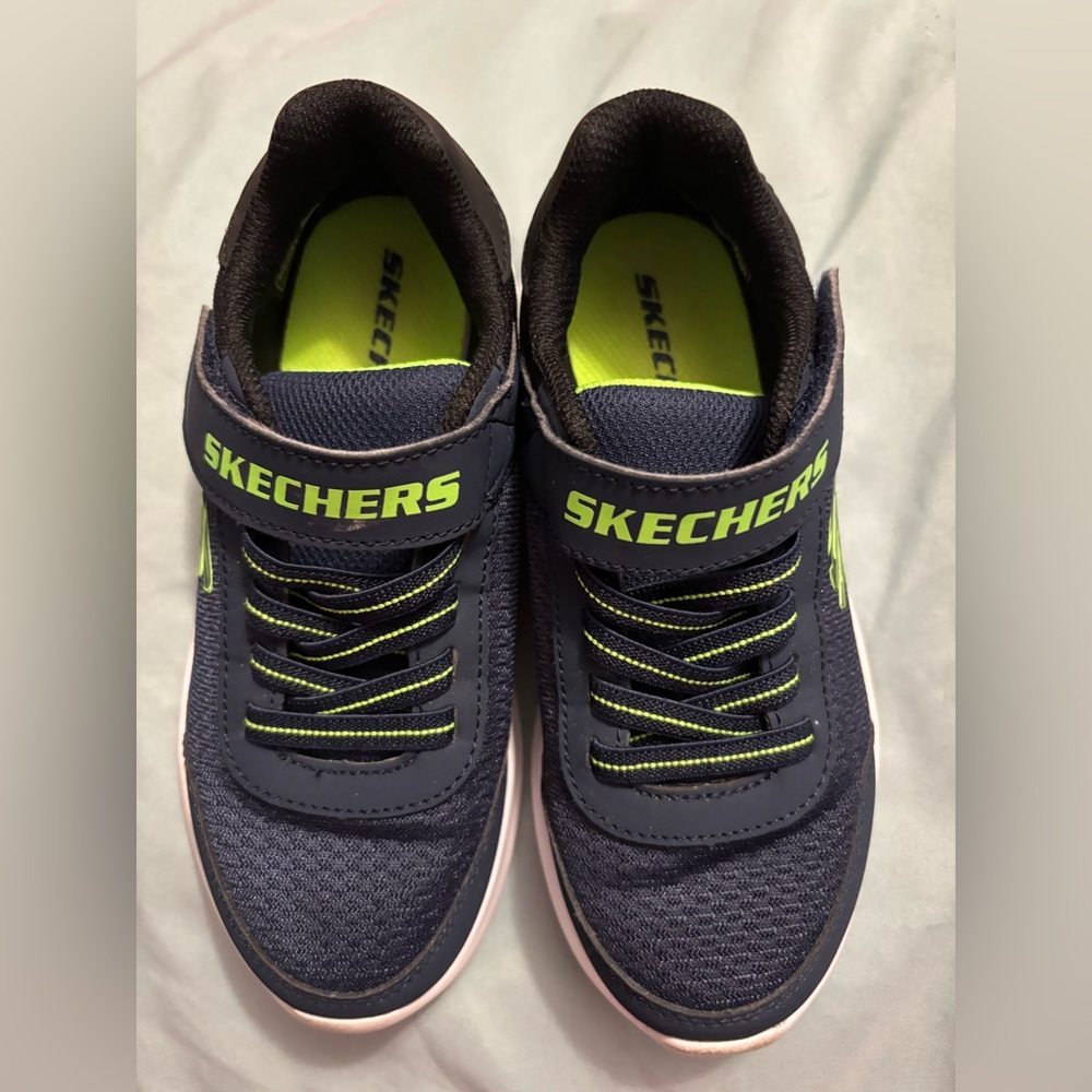 Skechers Kids Sneakers in Navy and Neon Green